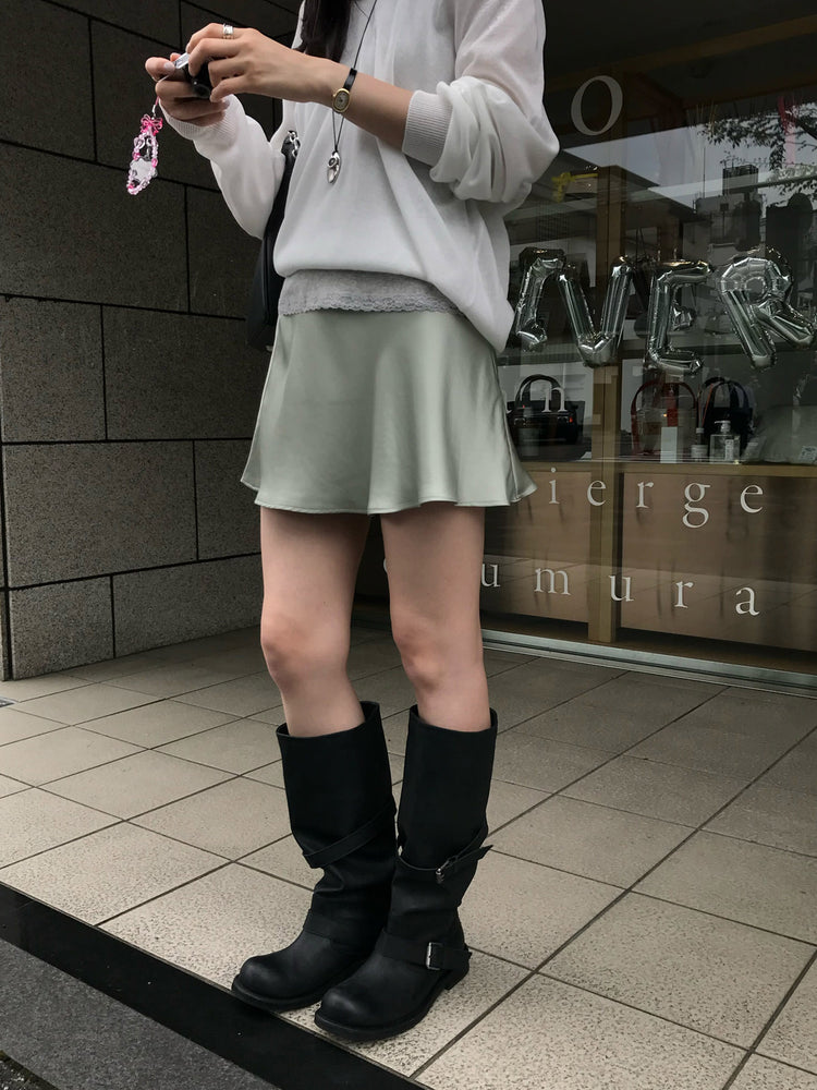 光澤感微傘短裙
