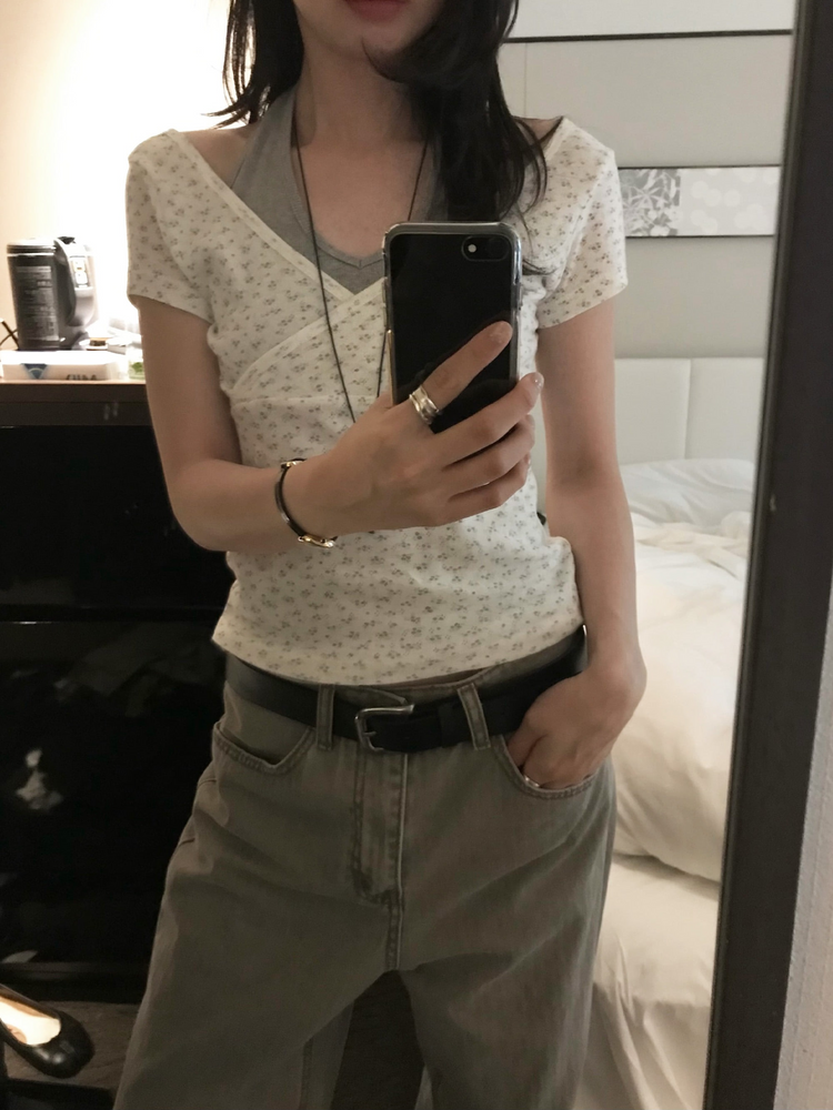 小碎花交疊細節上衣