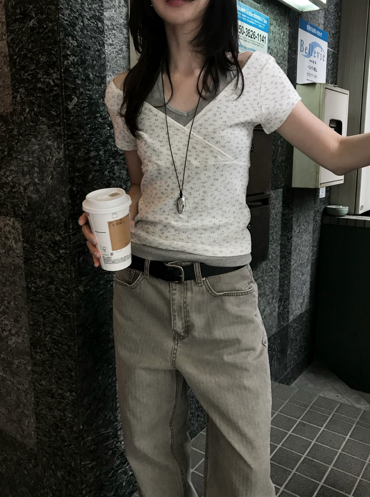 小碎花交疊細節上衣
