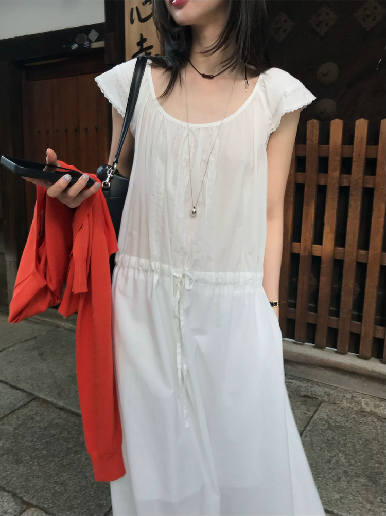 蕾絲邊細節修腰連身裙