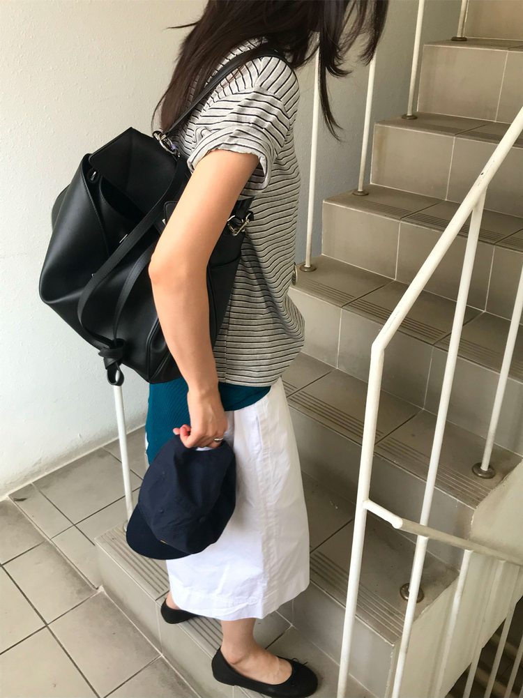 微鬆條紋撞色細節上衣