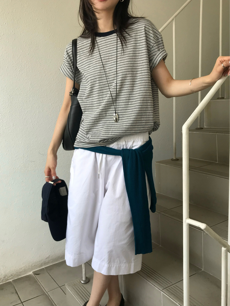 微鬆條紋撞色細節上衣