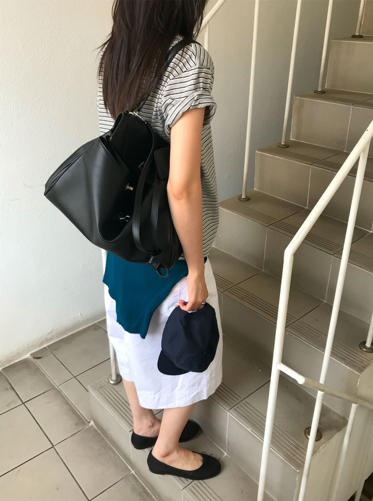 微鬆條紋撞色細節上衣