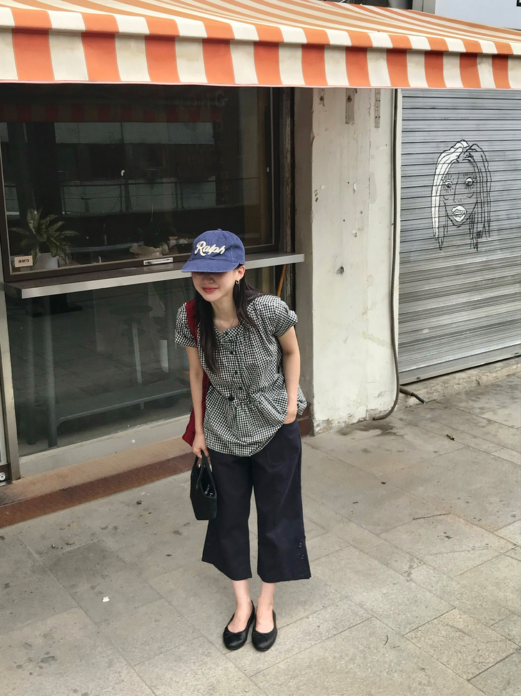 微傘皺褶圓領上衣