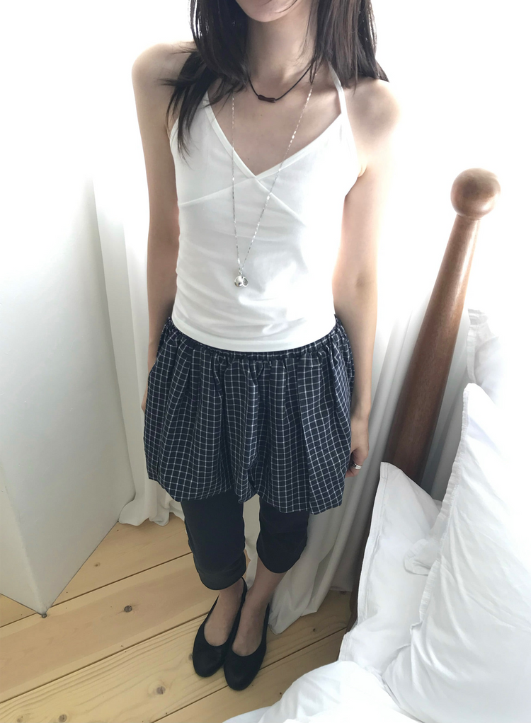 掛脖胸壓線細節上衣