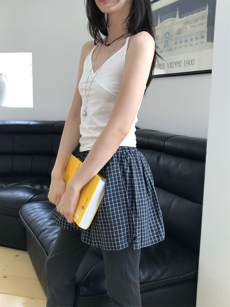 掛脖胸壓線細節上衣