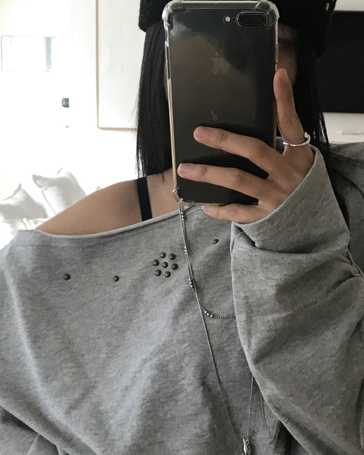 美肩不修邊鉚釘細節上衣