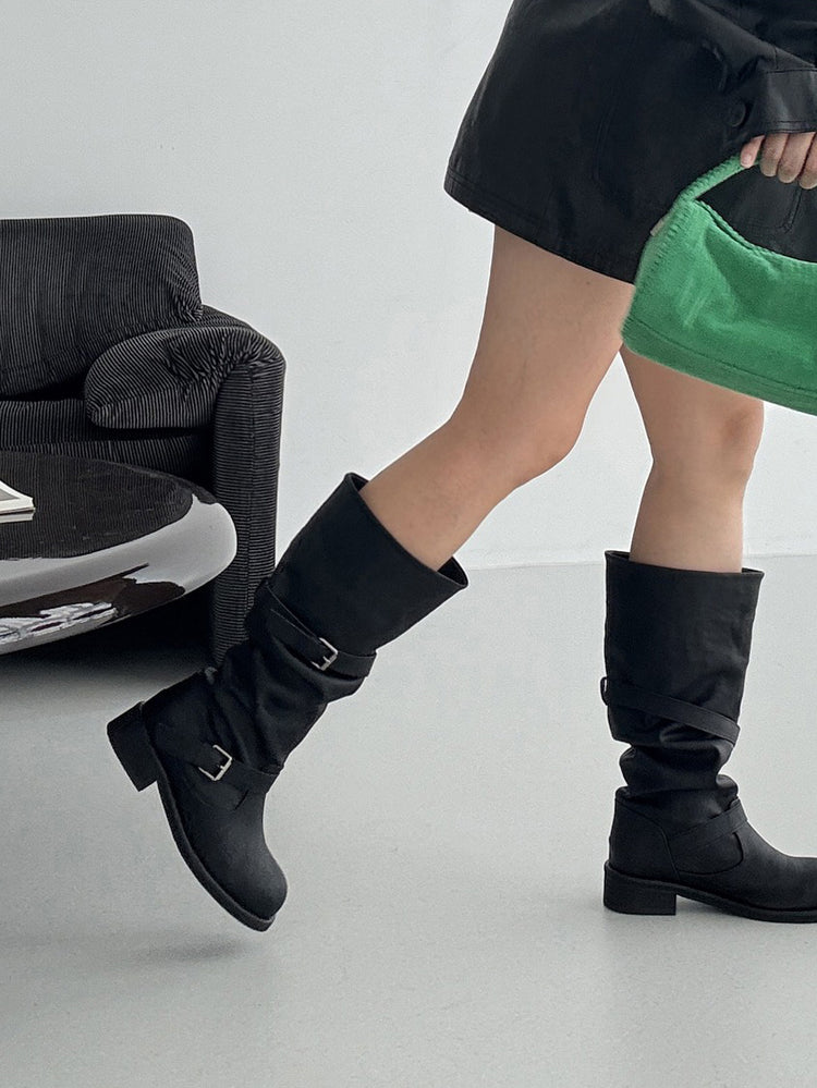 美色軟皮扣帶細節堆堆靴