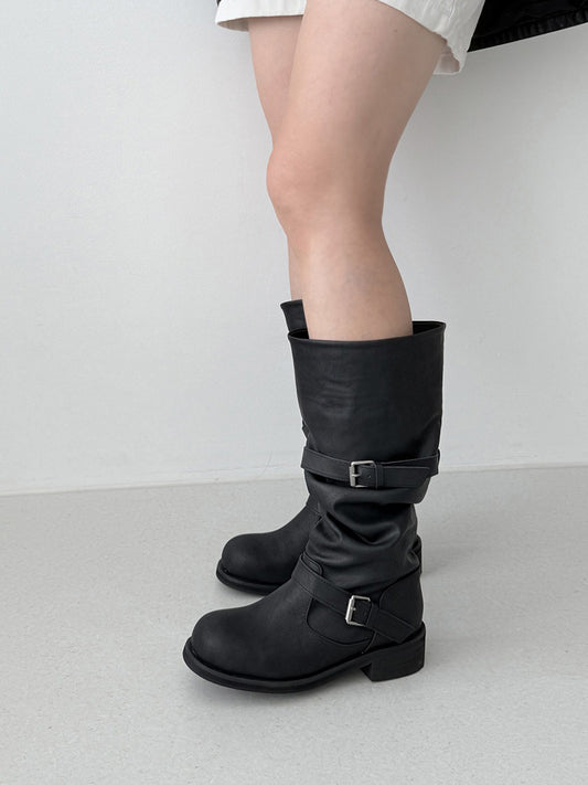 美色軟皮扣帶細節堆堆靴