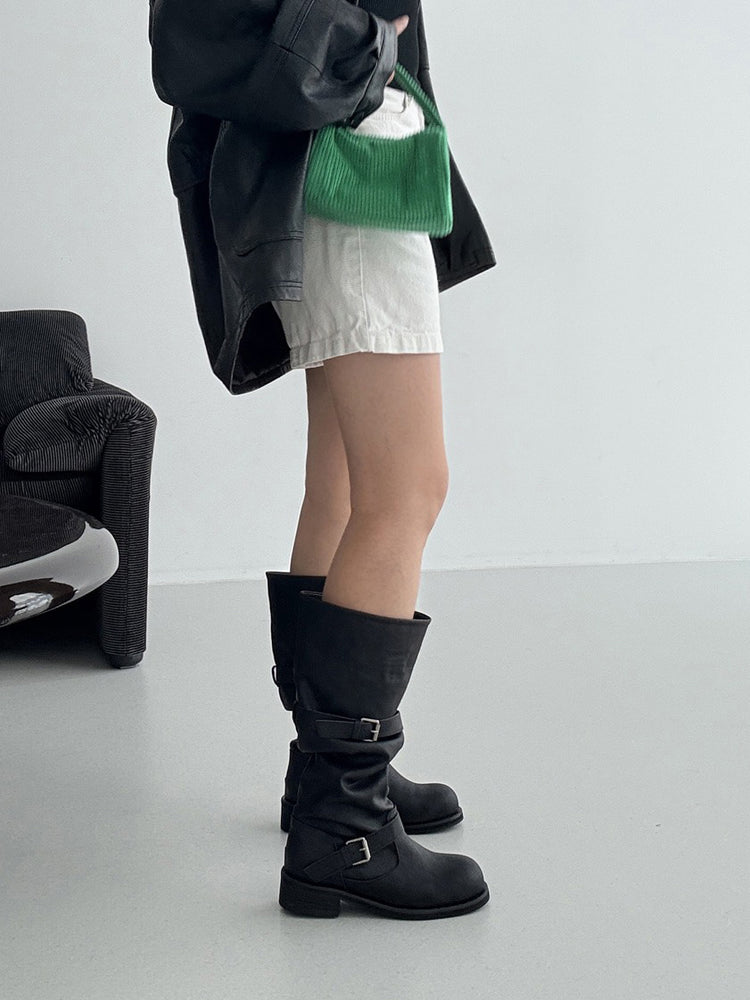 美色軟皮扣帶細節堆堆靴