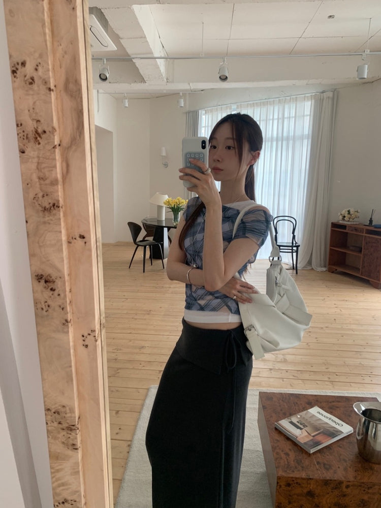 透膚格紋美肩細節上衣