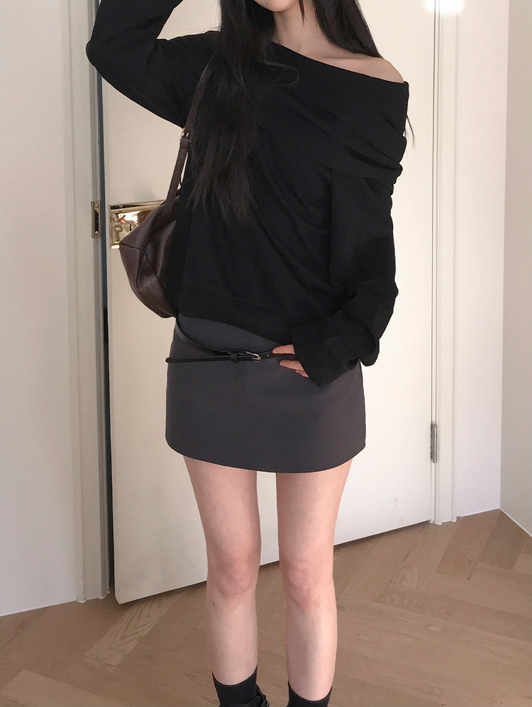 露肩連帽細節寬鬆上衣
