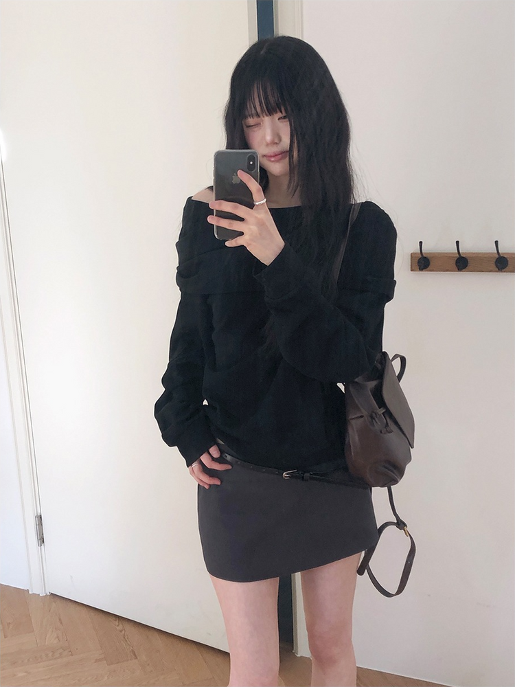 露肩連帽細節寬鬆上衣