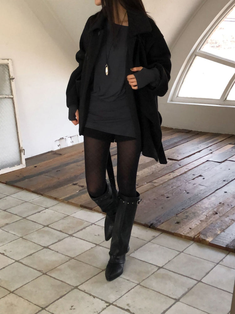 美肩側開叉指扣細節修腰連身裙