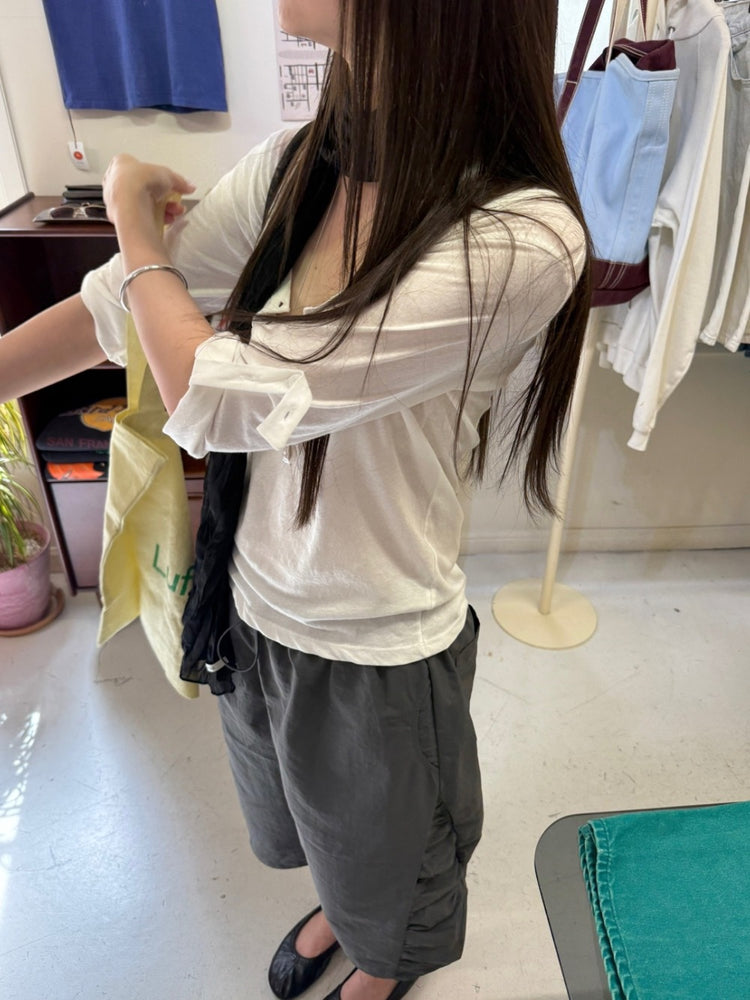 美色亨利領反折袖細節上衣