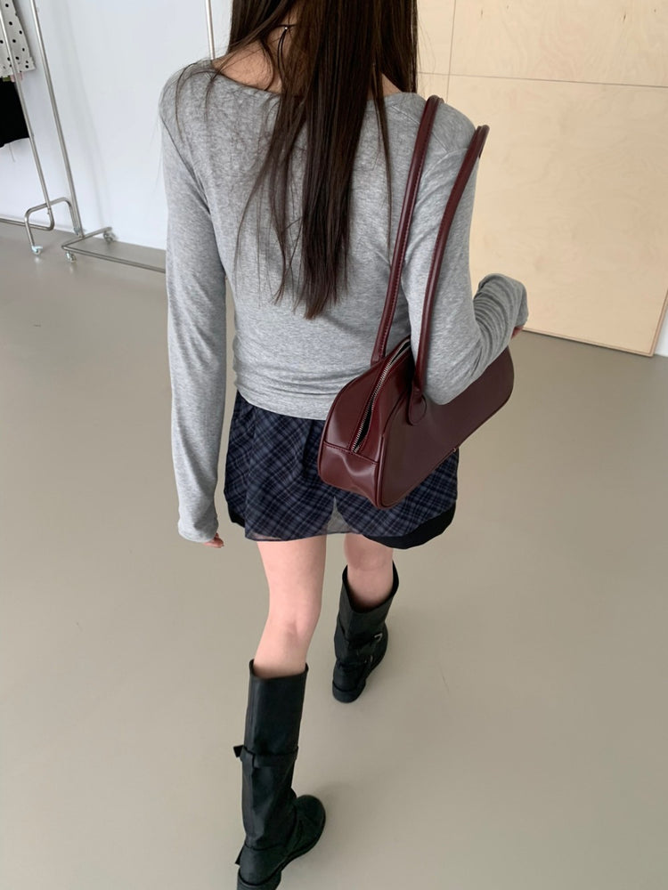 V領排鈕抓皺細節上衣