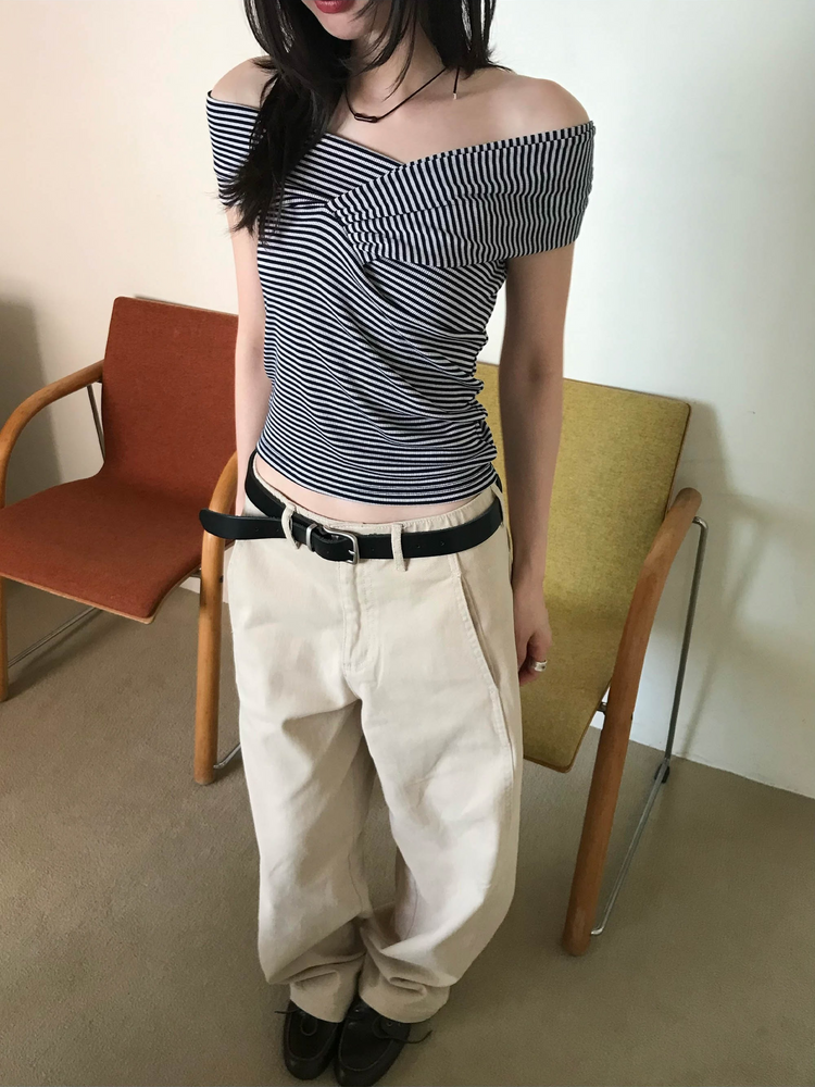 內前壓線細節直褲