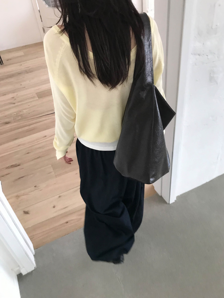 美色透膚V領針織上衣