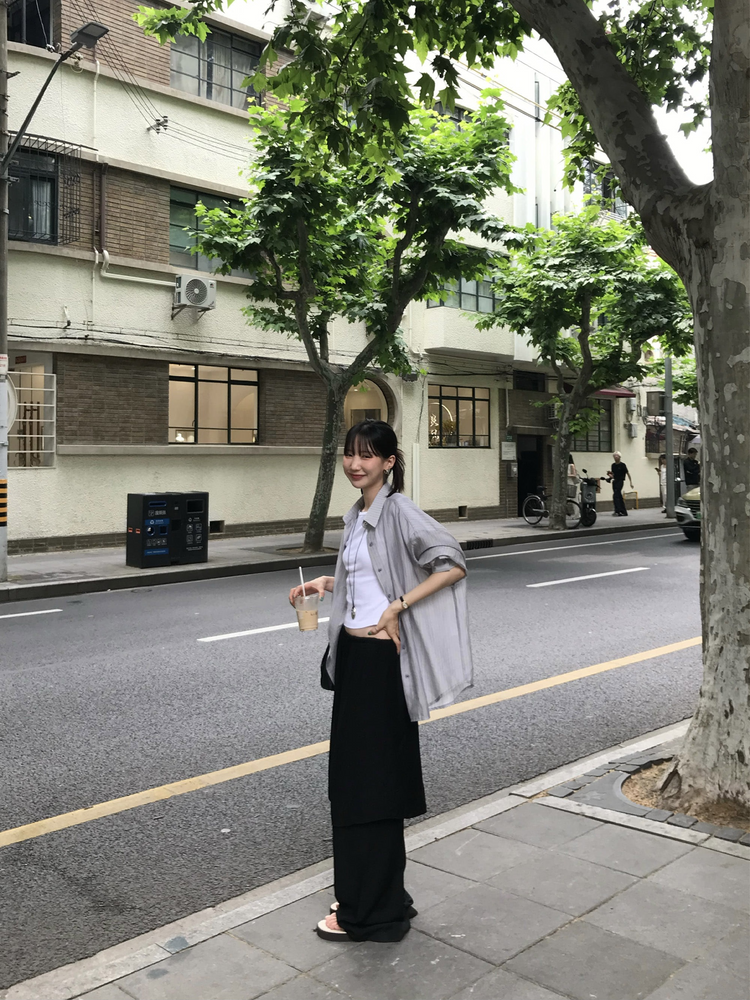 霧光澤排鈕細節裙褲