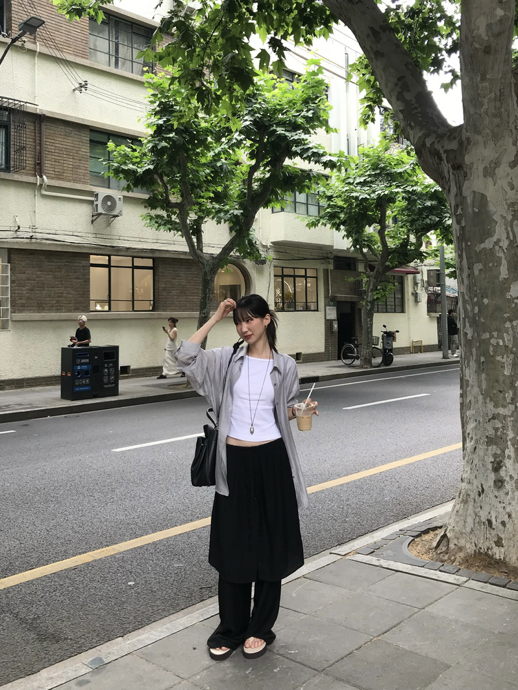 霧光澤排鈕細節裙褲