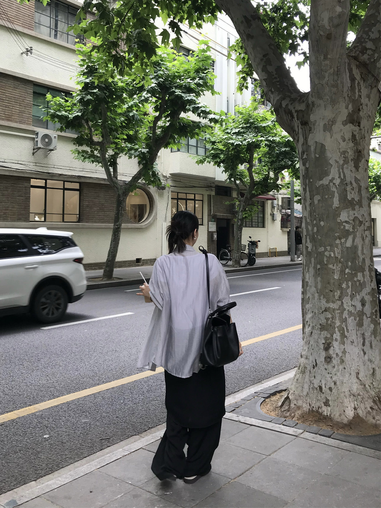霧光澤排鈕細節裙褲