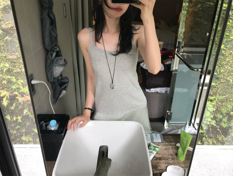 美色蕾絲邊細節背心