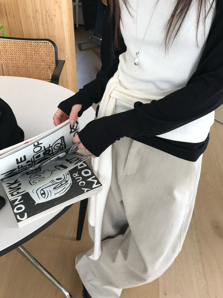 V領袖扣細節修腰上衣