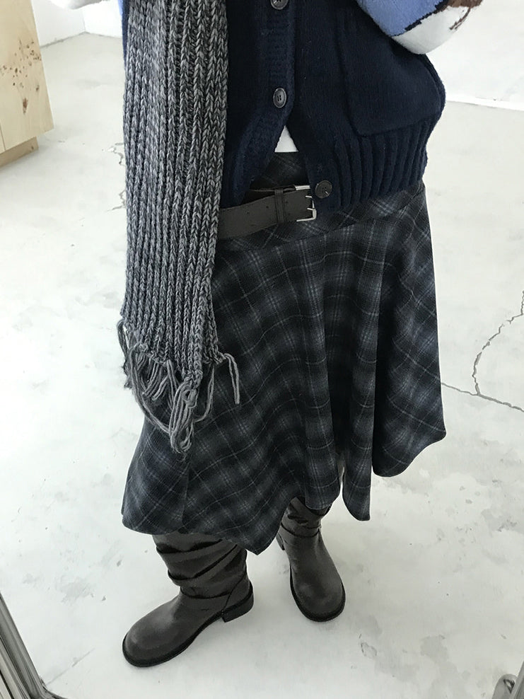 格紋不規則下擺半裙