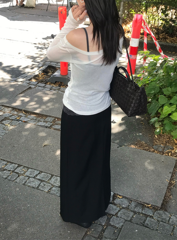 透膚大圓領修身上衣