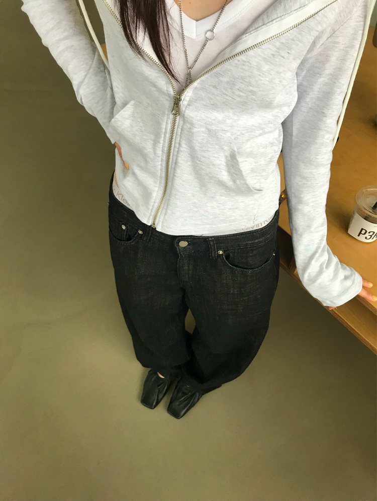 輕薄弧下擺連帽修身外套