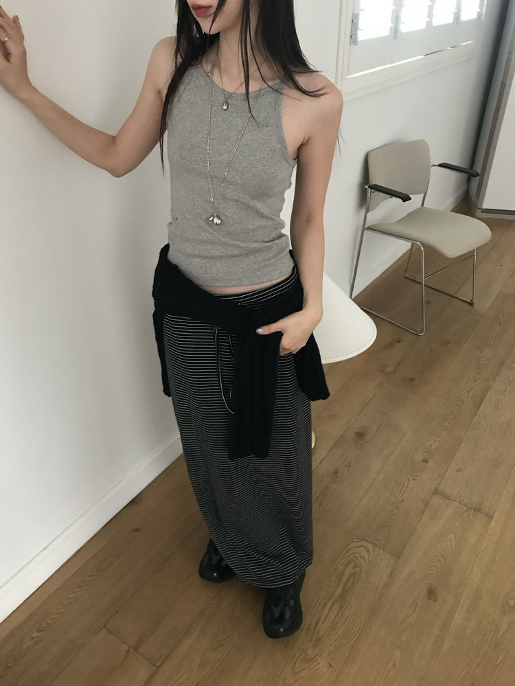 反折條紋抽繩細節及踝裙