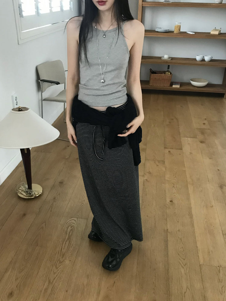 反折條紋抽繩細節及踝裙