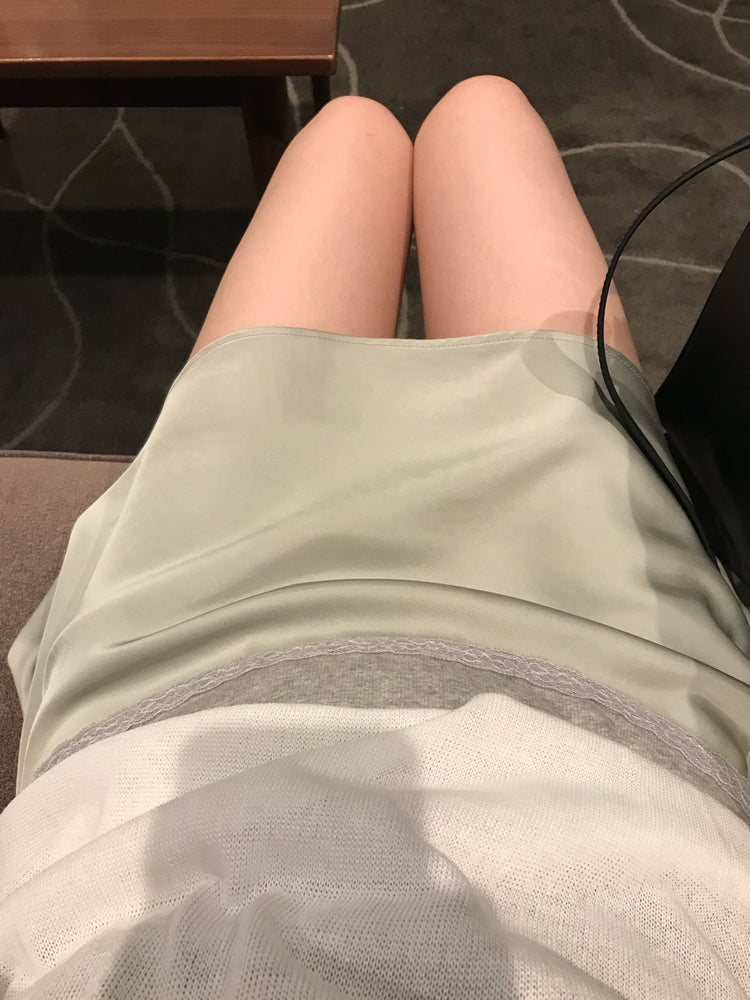 光澤感微傘短裙