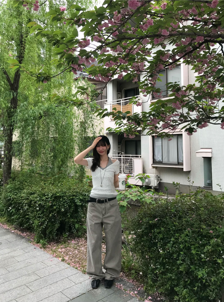 小碎花交疊細節上衣