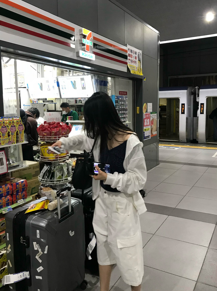 輕薄美色連帽外套