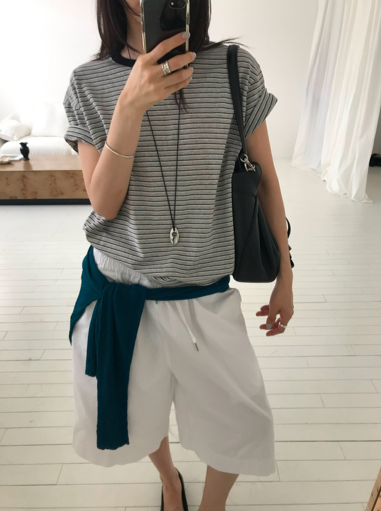 微鬆條紋撞色細節上衣