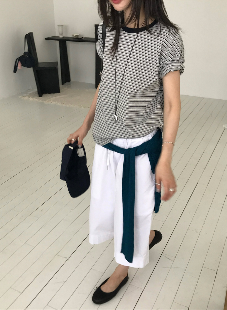 微鬆條紋撞色細節上衣