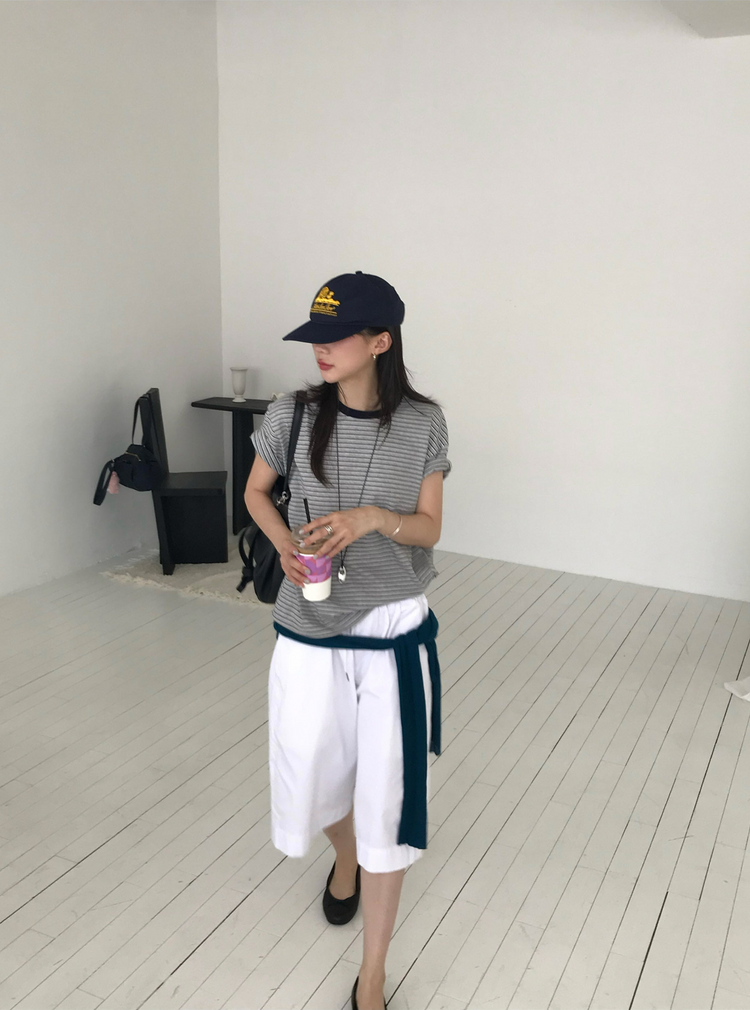 微鬆條紋撞色細節上衣