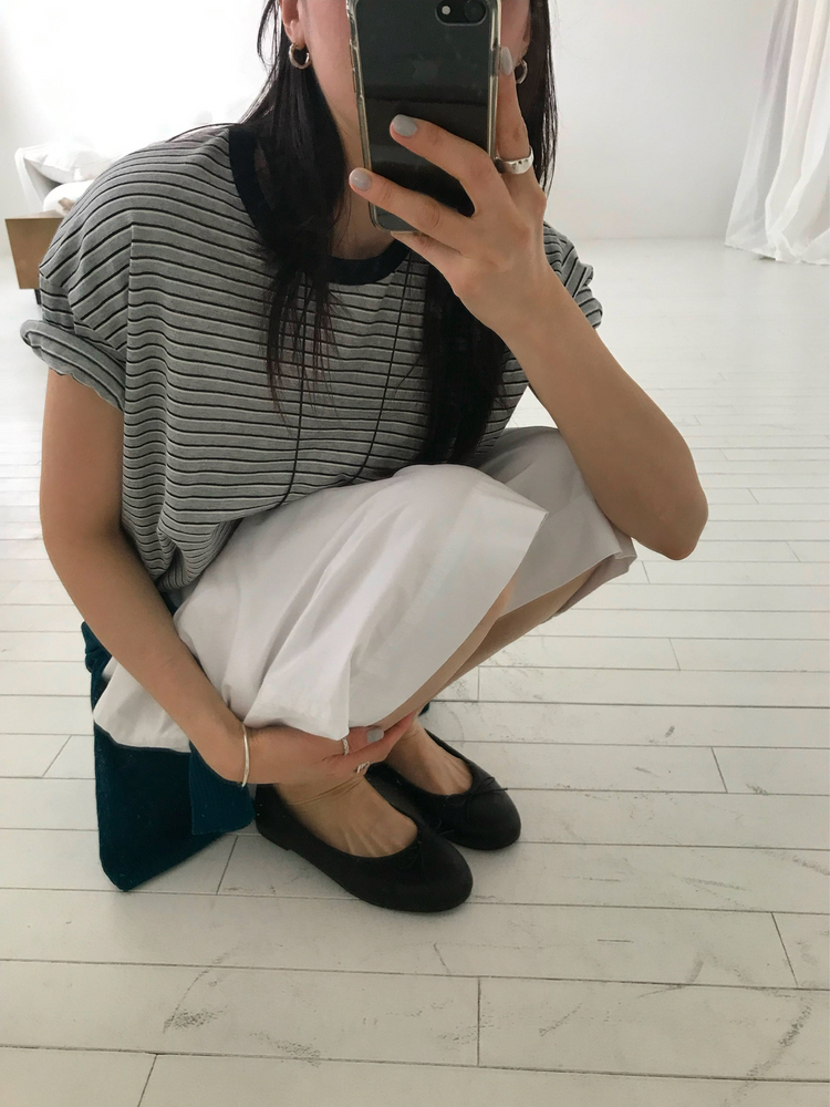 微鬆條紋撞色細節上衣