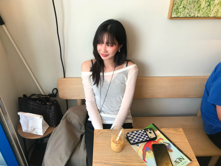 蕾絲邊V領背心