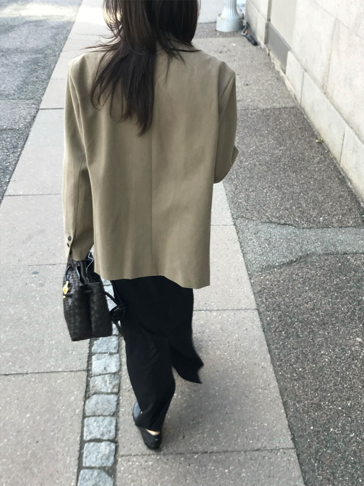 極簡中壓線後開叉及踝裙