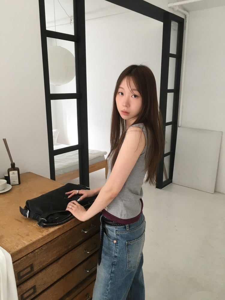 交疊寬肩細節背心