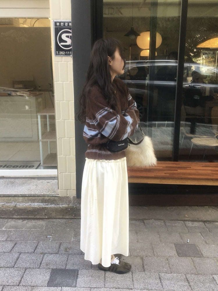 V領撞色條紋細節毛衣