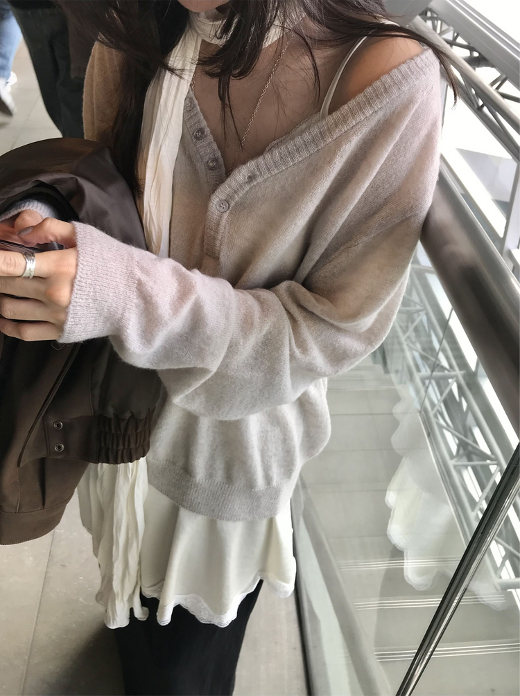 後開叉扣鈕抽繩及踝裙