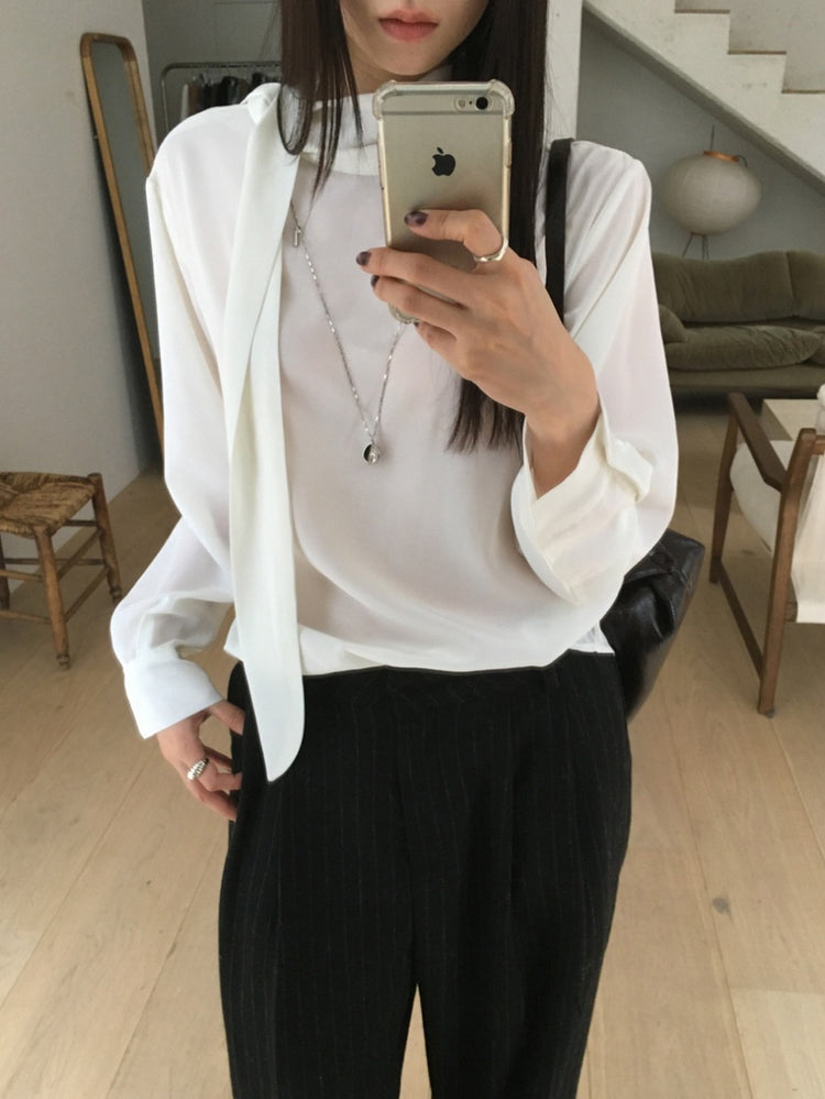 美背V領綁帶細節毛衣