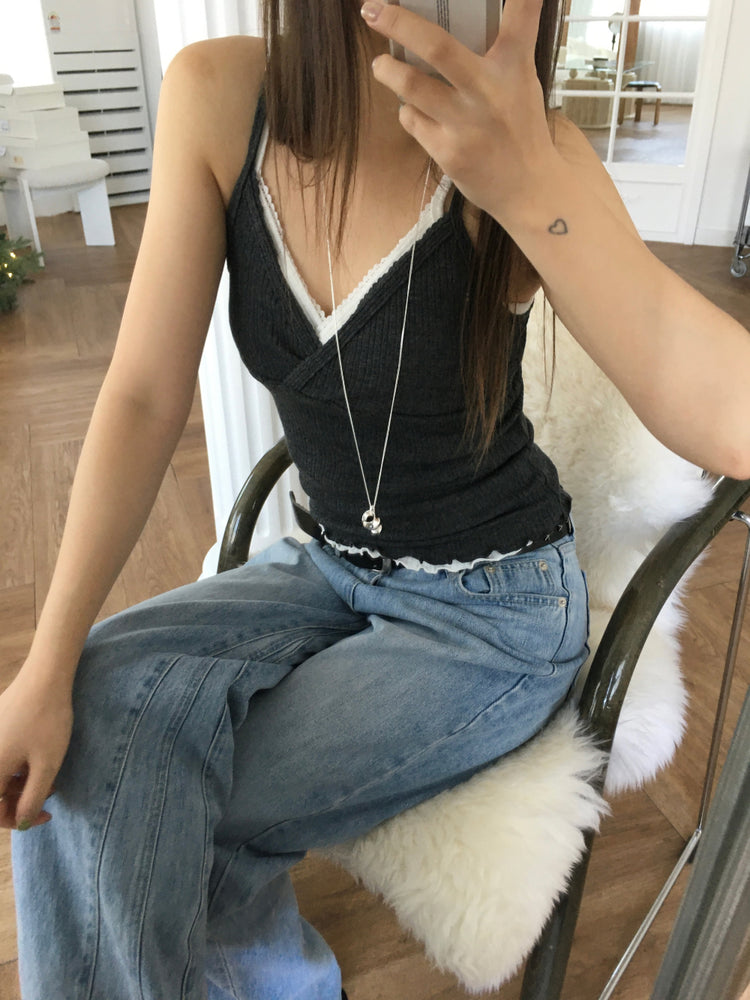 交疊蕾絲捲邊細節背心