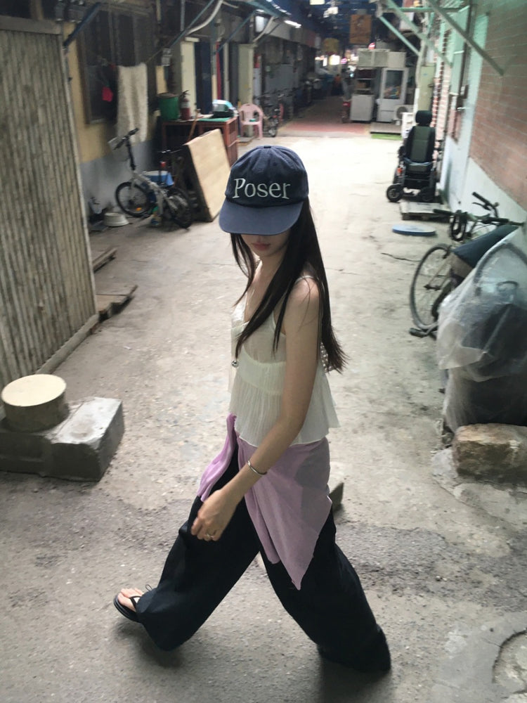 微透暗紋胸壓線細節背心