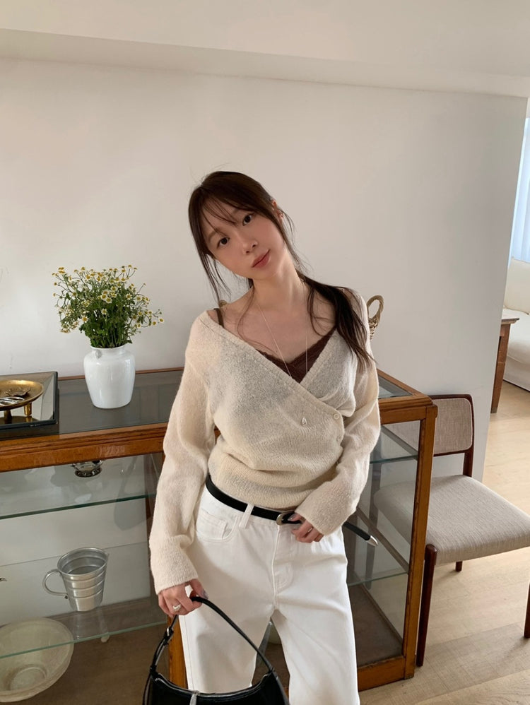 蕾絲邊壓線細節上衣