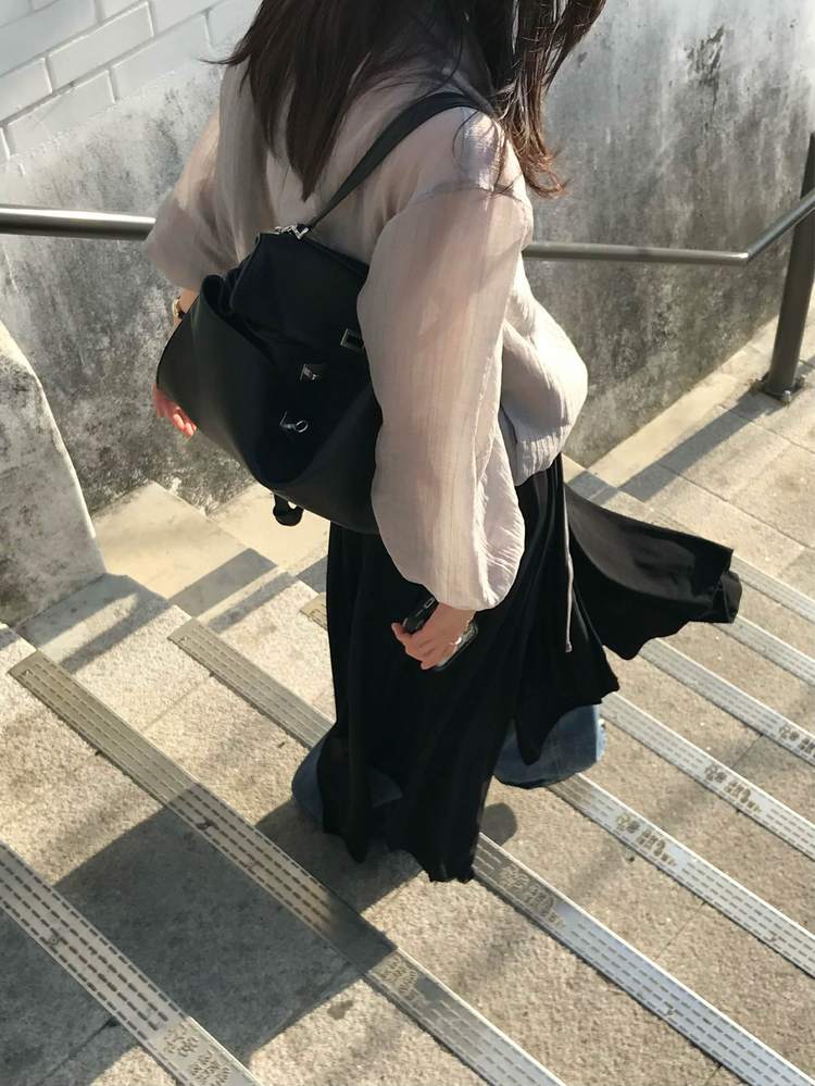 透膚抽繩下擺拉鏈外套