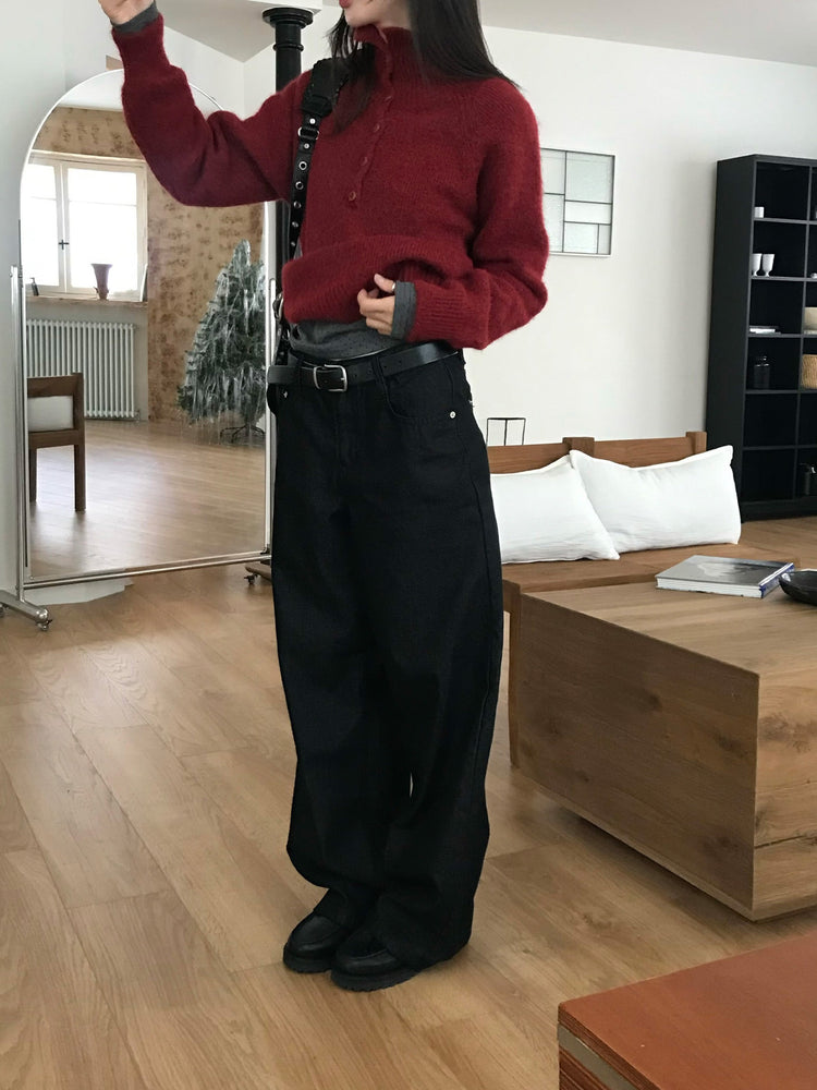 大圓領波點細節上衣